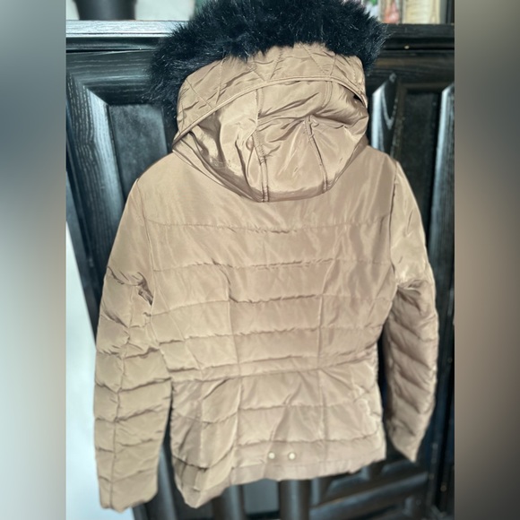 ZARA Parka with faux fur detachable hood. - Picture 3 of 6